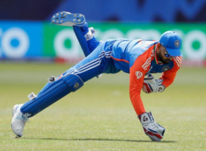 Rishab Pant wicket keeping for Delhi Capitals